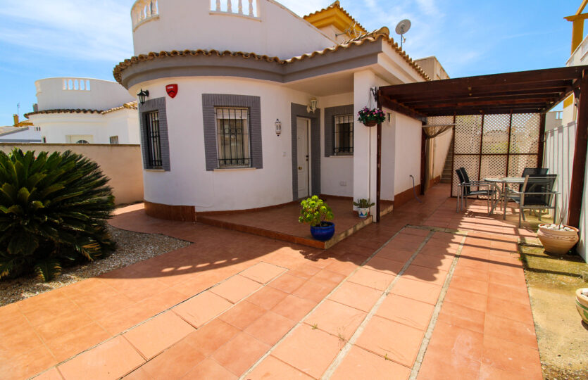 Qlistings - House in Adeje, Tenerife Property Thumbnail