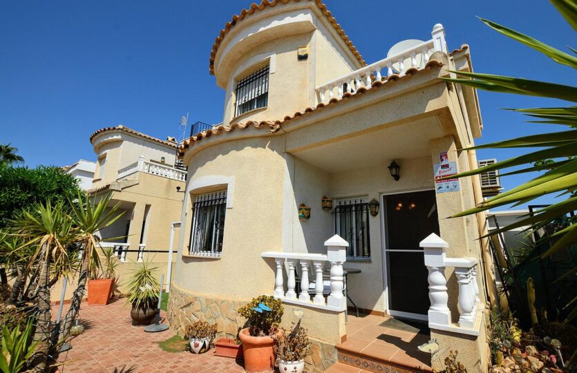 Qlistings - Spacious Apartment in Puerto Banús, Costa del Sol Property Thumbnail