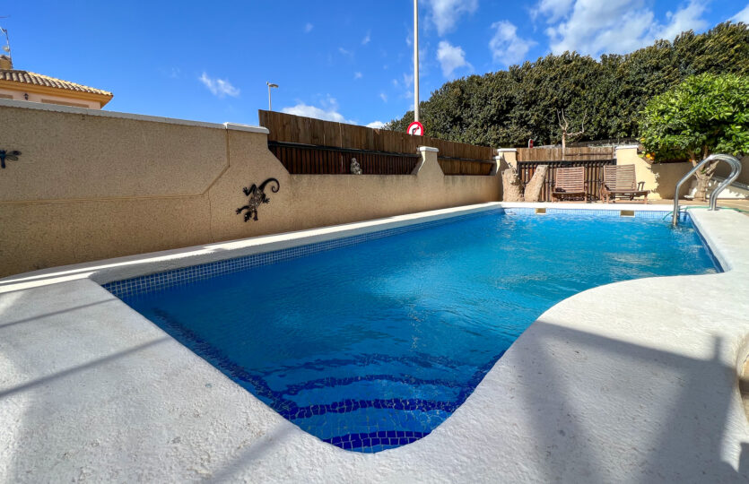 Qlistings 3 Bed Detached Villa with Swimming Pool, Sucina Ref: 270 image 3