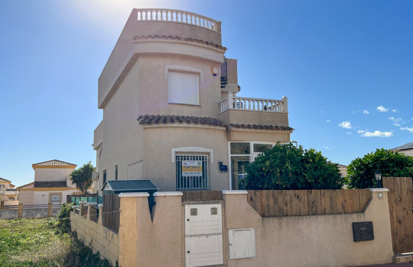 Qlistings 3 Bed Detached Villa with Swimming Pool, Sucina Ref: 270 image 4